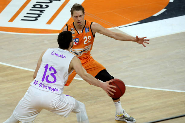 在伊尼戈 在伊尼戈