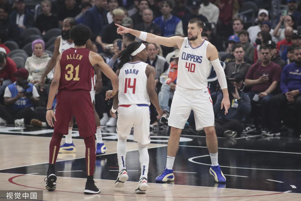 情绪波动都 情绪波动都